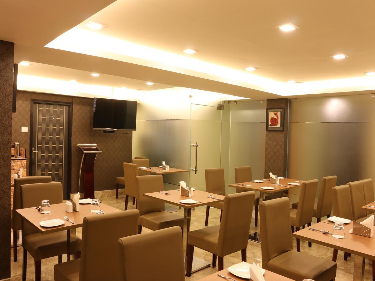 Oyo 662 Hotel Comfotel Calcutta Extérieur photo