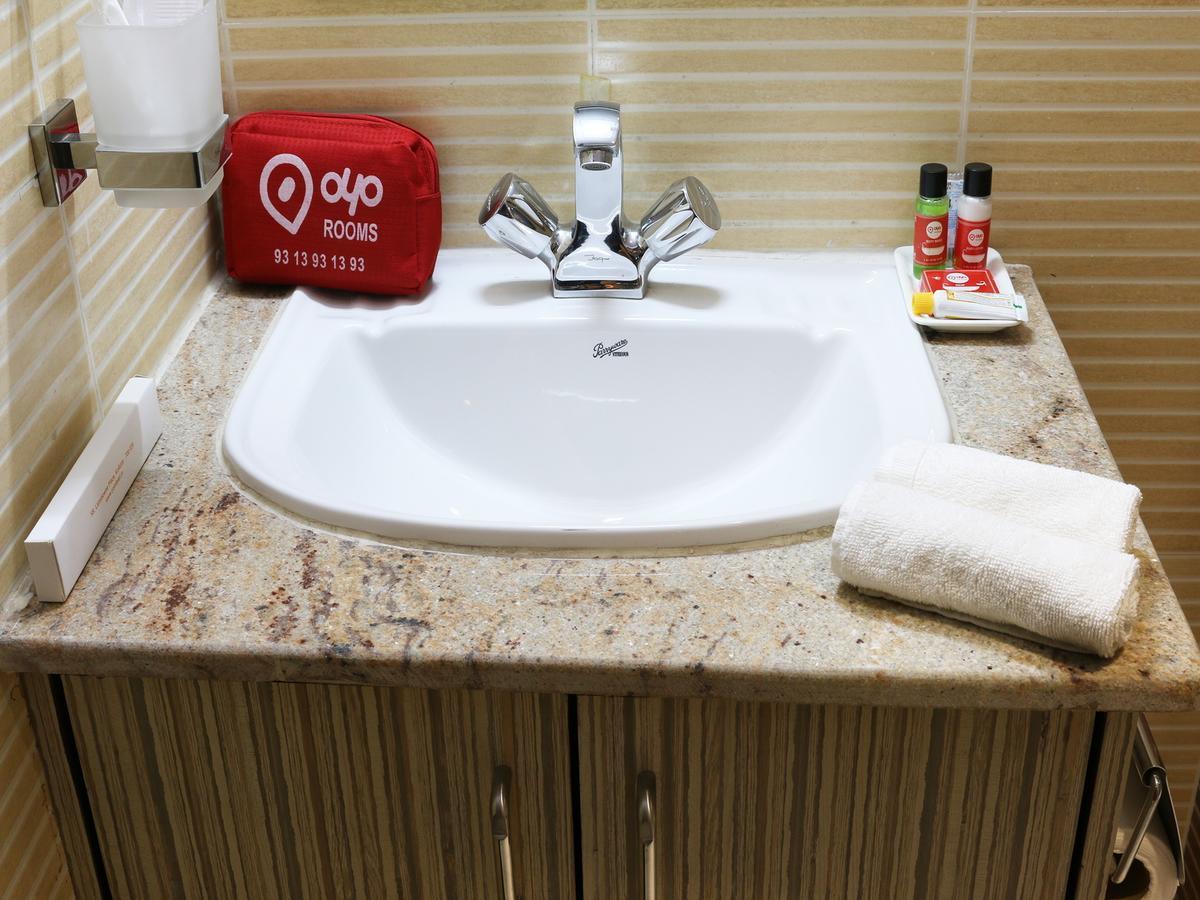 Oyo 662 Hotel Comfotel Calcutta Extérieur photo