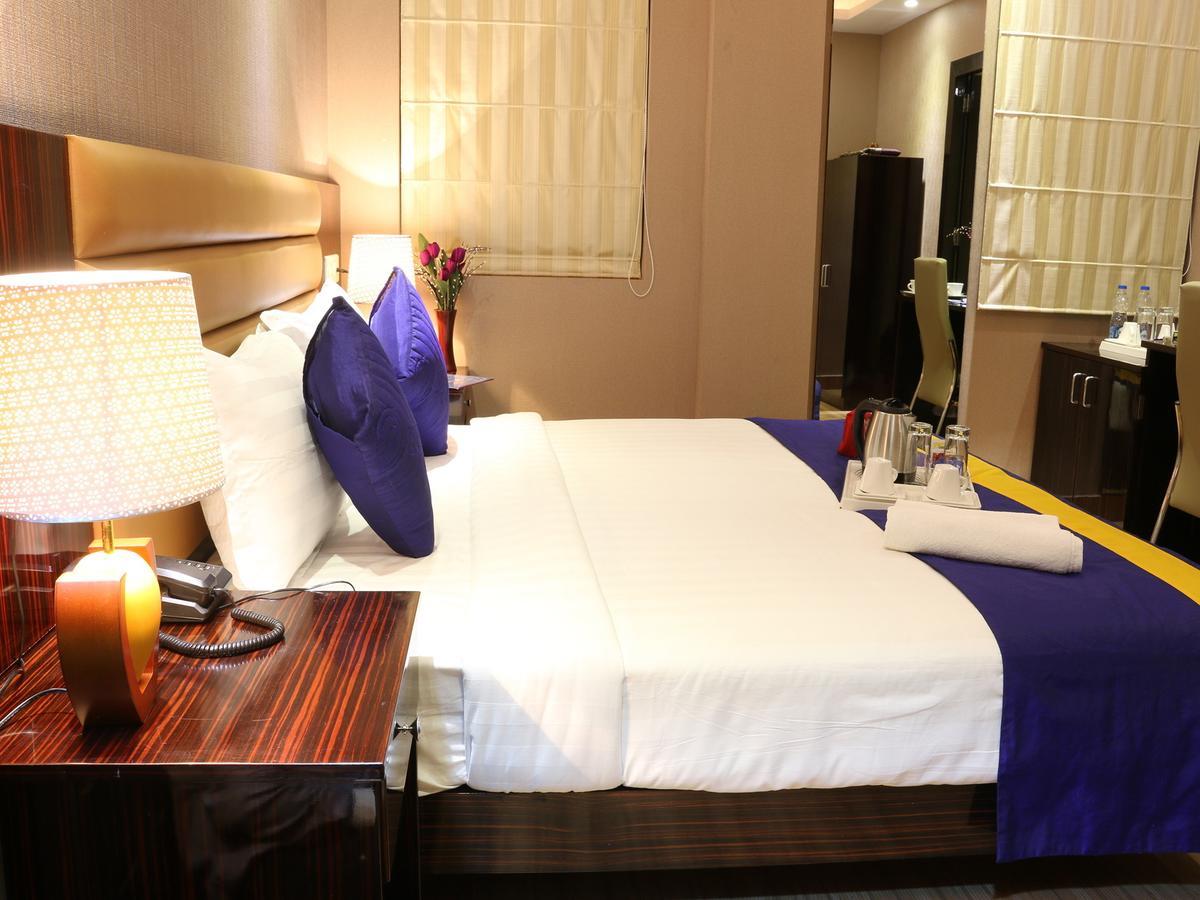 Oyo 662 Hotel Comfotel Calcutta Extérieur photo
